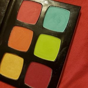 Authentic Limelight by Alcone x Lottie palette